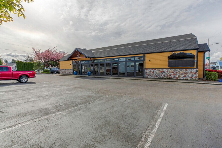 More Photos Of 915 Main Ave, Tillamook Veterinarian Kennel For Lease