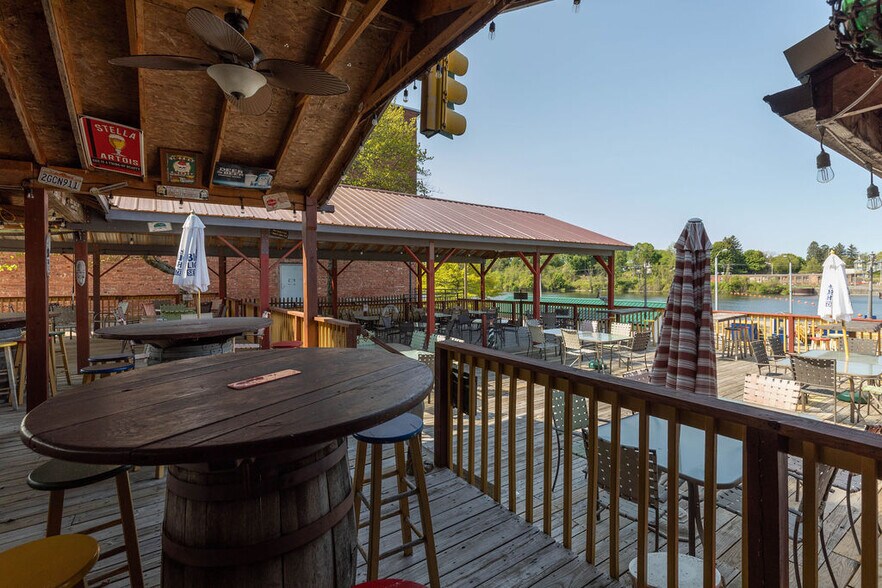 More Photos Of 24 S First St, Fulton Restaurant For Sale