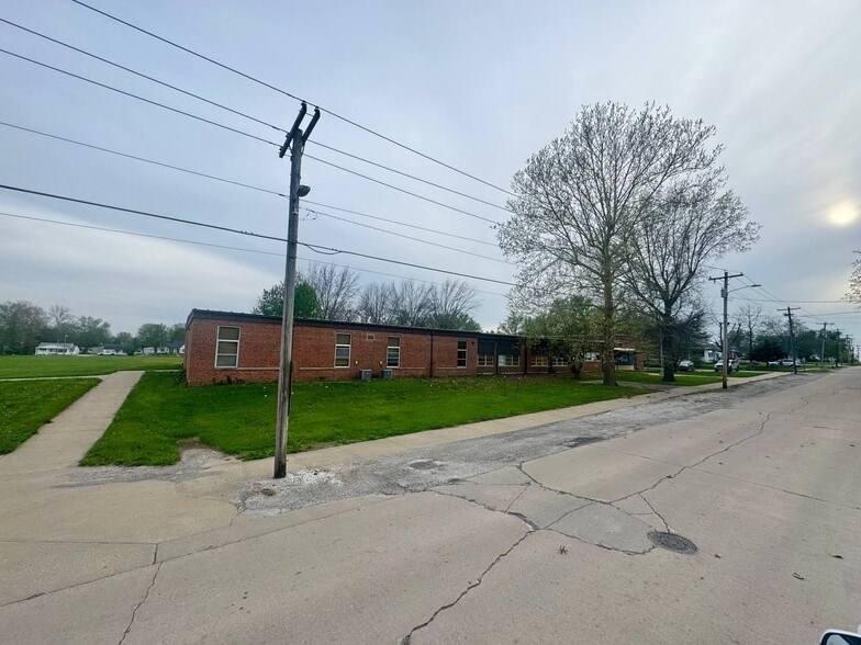 More Photos Of 111 W College Ave, Shelbina Schools For Sale