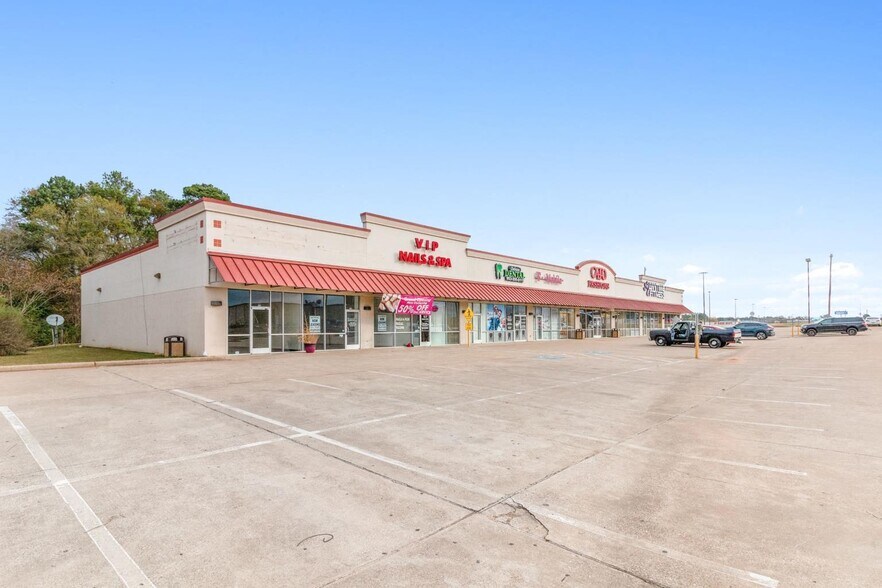 More Photos Of 1101 Stone St, Kilgore General Retail For Lease