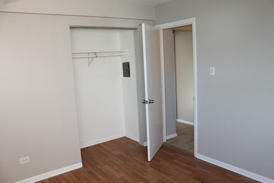 More Photos Of 3229 Commercial Ave, South Chicago Heights Apartments For Sale