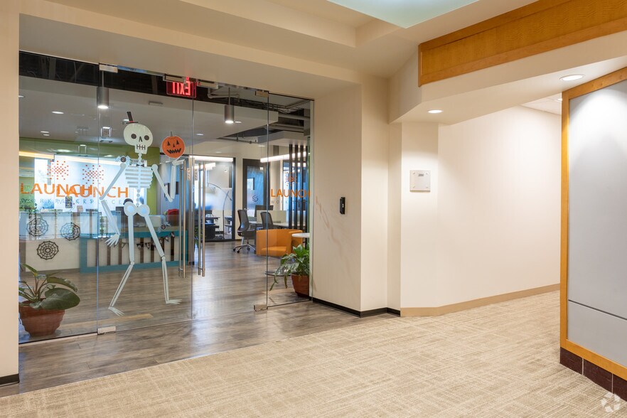 More Photos Of 9841 Washingtonian Blvd, Gaithersburg Office For Lease