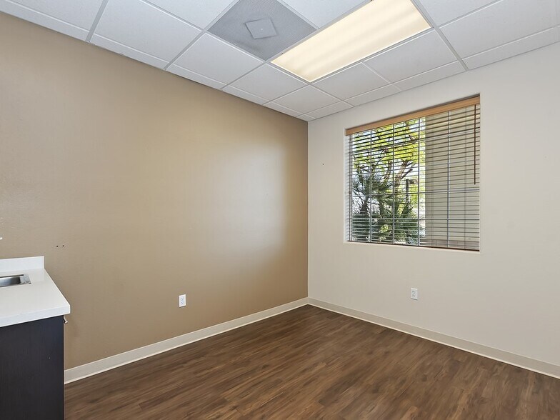 More Photos Of 35400 Bob Hope Dr, Rancho Mirage Medical For Sale