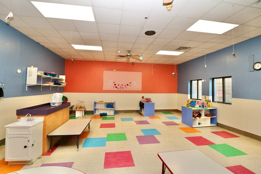 More Photos Of 715 W Locust St, Dubuque Office Residential For Sale