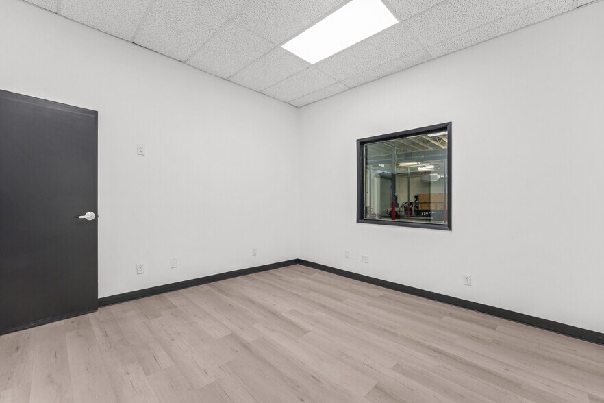 More Photos Of 3535 N Anza Rd, Palm Springs Warehouse For Lease