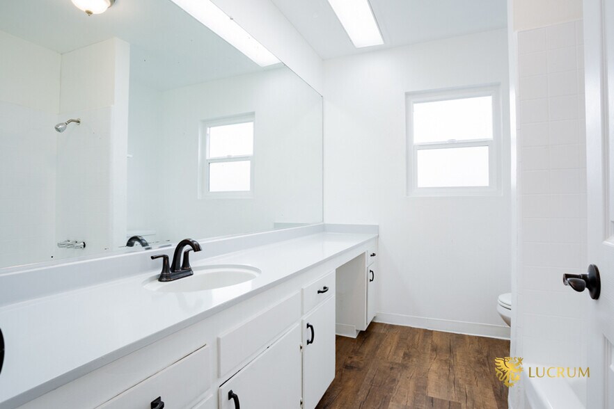 More Photos Of 823 Lagoon Ave, Wilmington Apartments For Sale