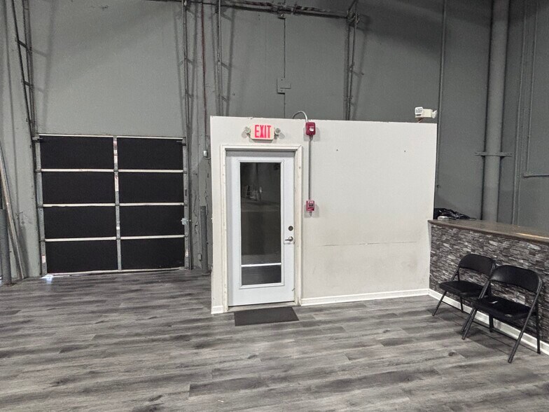 More Photos Of 490 Industrial Dr, Mount, Mount Juliet Warehouse For Lease