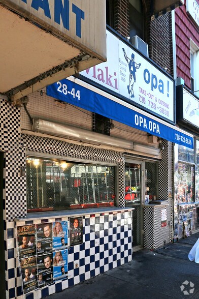 More Photos Of 2844 31st St, Astoria Storefront Retail Residential For Lease