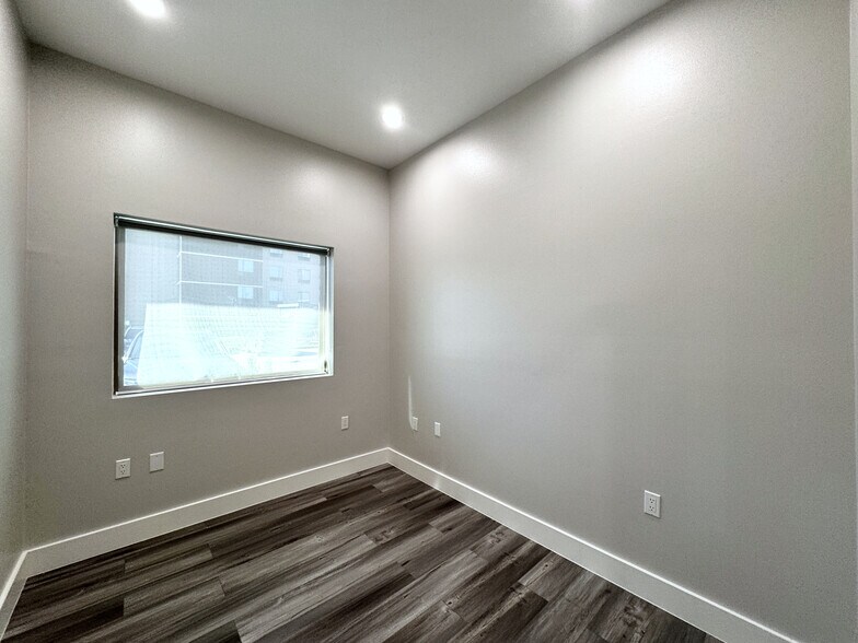 More Photos Of 8815 West Rd, Houston Office For Sale