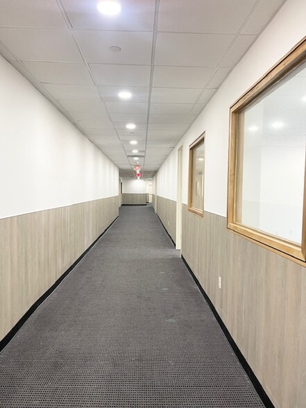 More Photos Of 247 Fulton Ave, Hempstead Storefront Retail Office For Lease