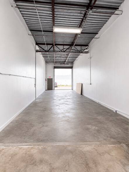 More Photos Of 1901 NW 32nd St, Pompano Beach Warehouse For Lease