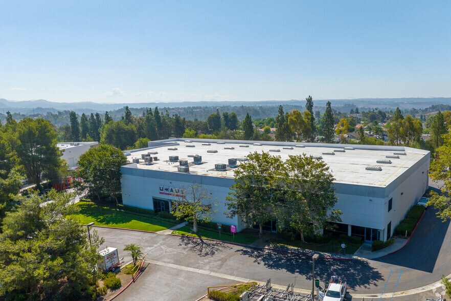 More Photos Of 12375 World Trade Dr, San Diego Warehouse For Lease