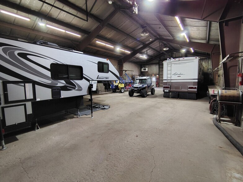 More Photos Of N16184 Old Hwy 13, Lake Service For Sale