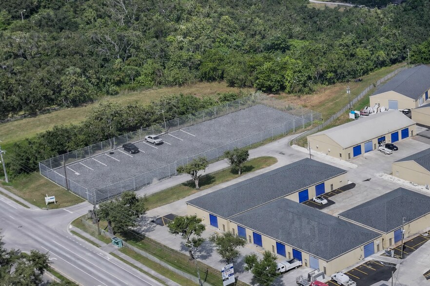 More Photos Of 606 17th St E, Palmetto Land For Lease