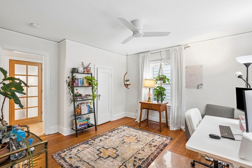 More Photos Of 11020 N Moore Ave, Portland Flex For Sale