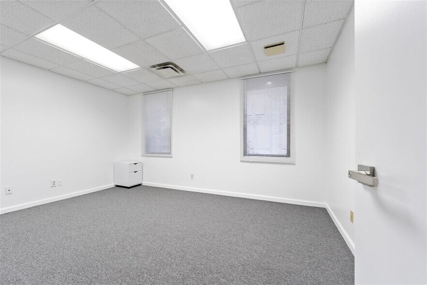 More Photos Of 616 NW 1st St, Richmond Industrial For Sale