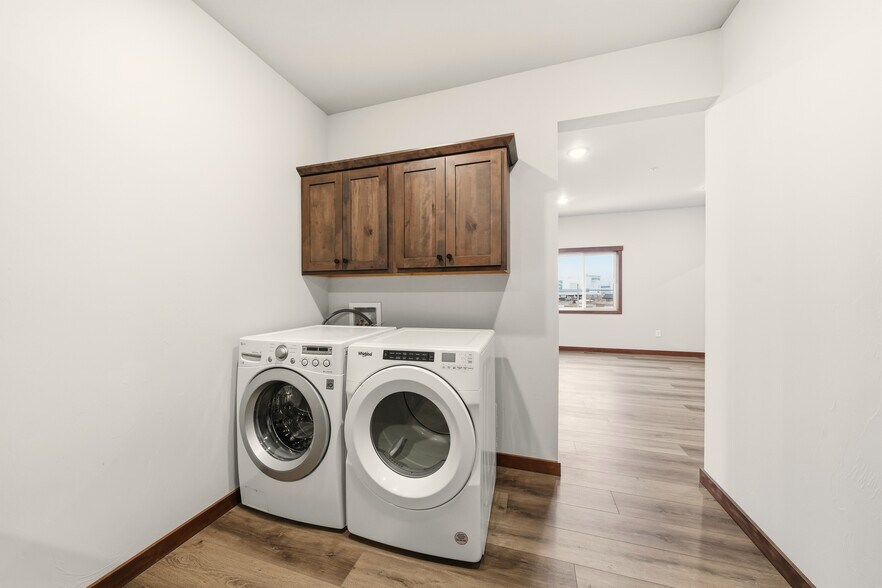 More Photos Of 1408 N Jackrabbit Ln, Belgrade Office For Sale