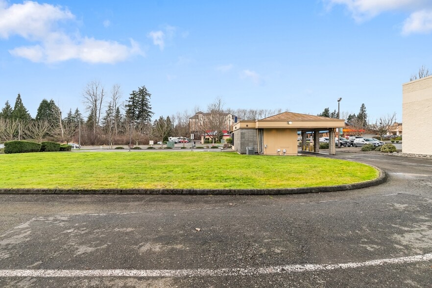 More Photos Of 4040 Meridian St, Bellingham Bank For Sale