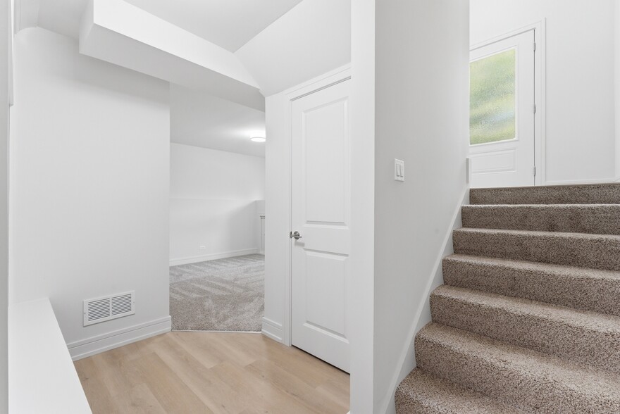 More Photos Of 214 N Walnut St, Bensenville Apartments For Sale