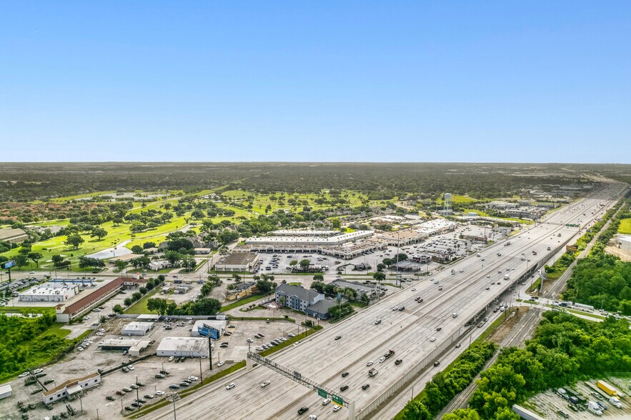 More Photos Of 17550 Northwest Fwy, Houston Hotel For Sale