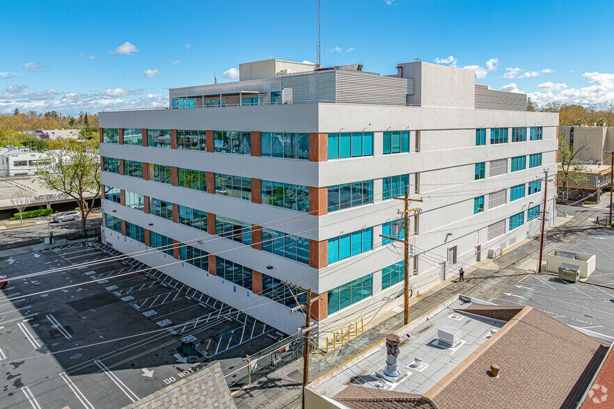 More Photos Of 2020 L St, Sacramento Office For Lease