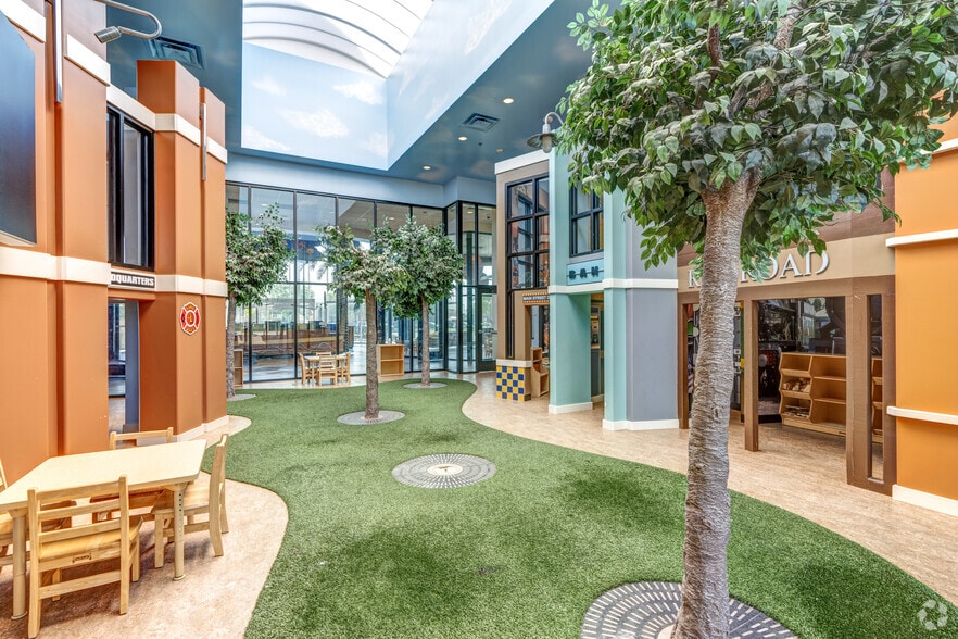 More Photos Of 6025 Highway 6 N, Houston General Retail For Sale