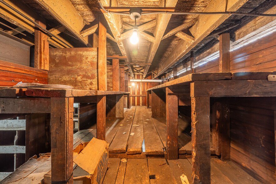 More Photos Of 4332 33rd St, Long Island City Industrial For Sale
