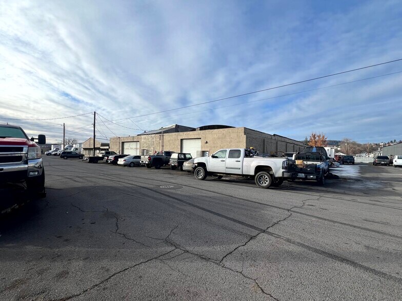 More Photos Of 300 Market St, Klamath Falls Warehouse For Sale