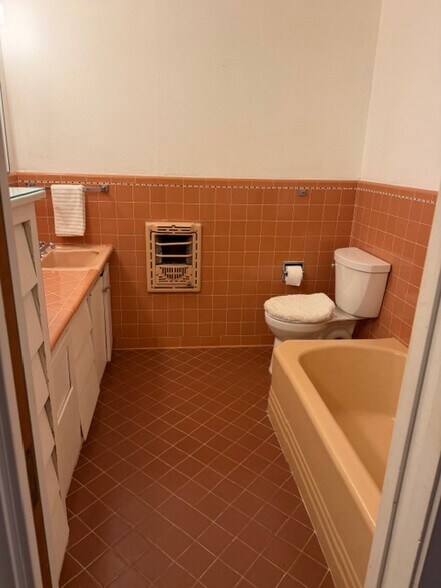 More Photos Of I-10 & Evans St, Alleyton Office Residential For Sale