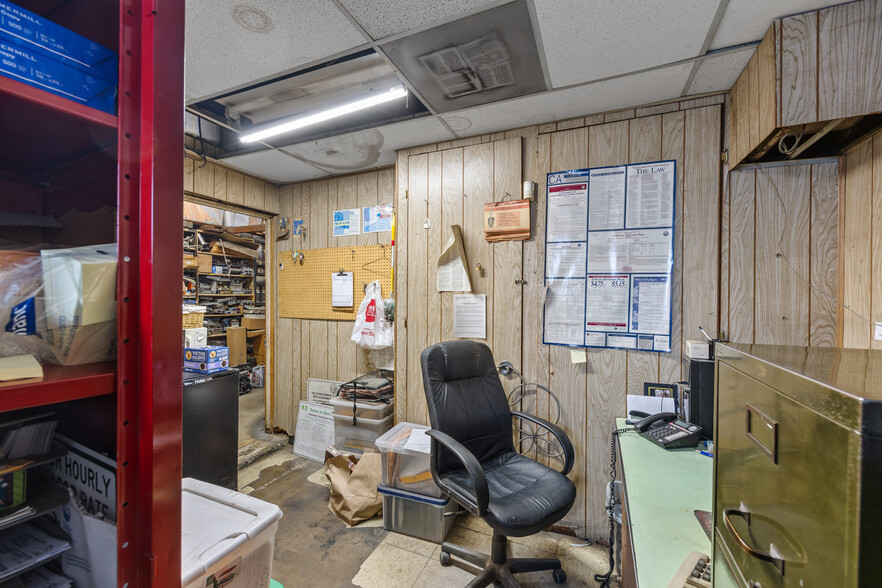 More Photos Of 2000 Union Ave, Bakersfield Auto Repair For Sale