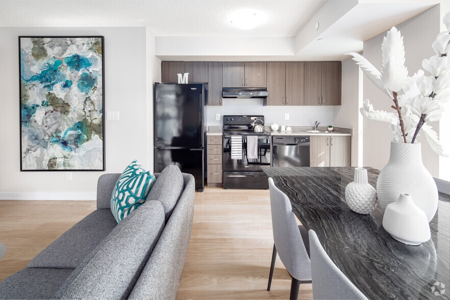 More Photos Of 570 Bay St, Toronto Apartments For Lease