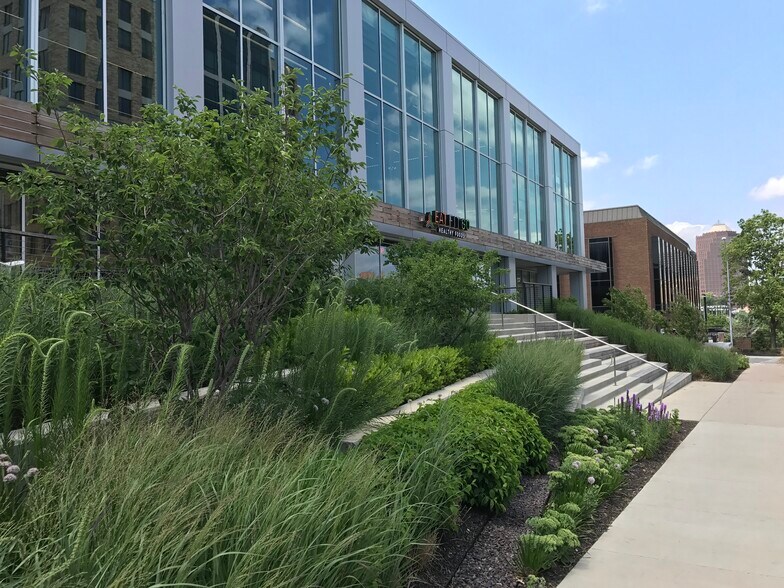 More Photos Of 4800 Main St, Kansas City Office For Lease