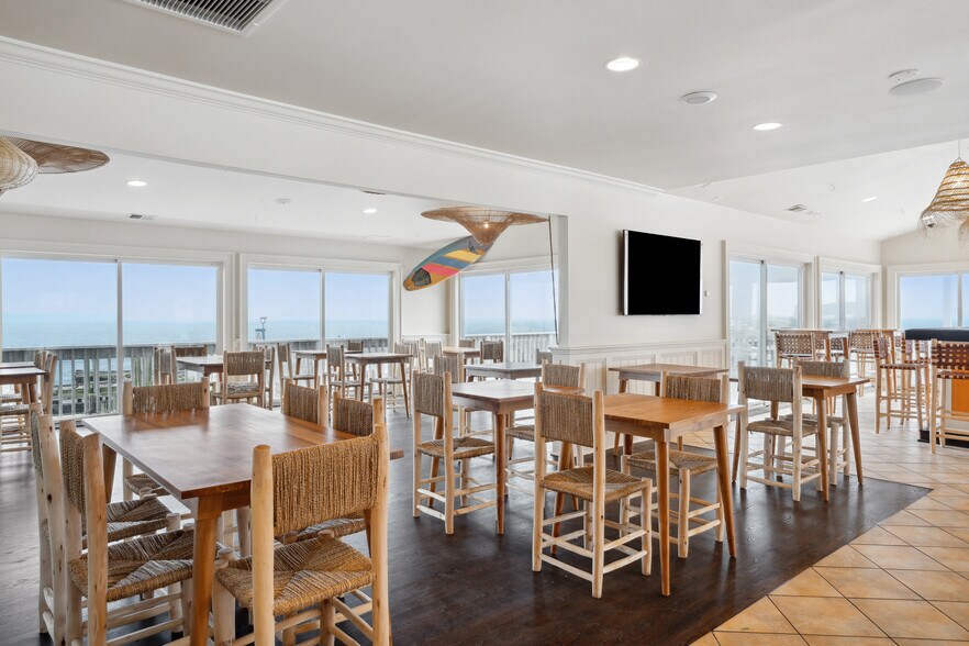 More Photos Of 363 Beach rd, Hampton Bays Restaurant For Lease