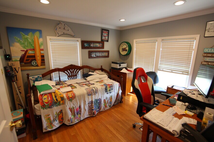 More Photos Of 3935 Blanton Ln, Louisville Garden Center For Sale