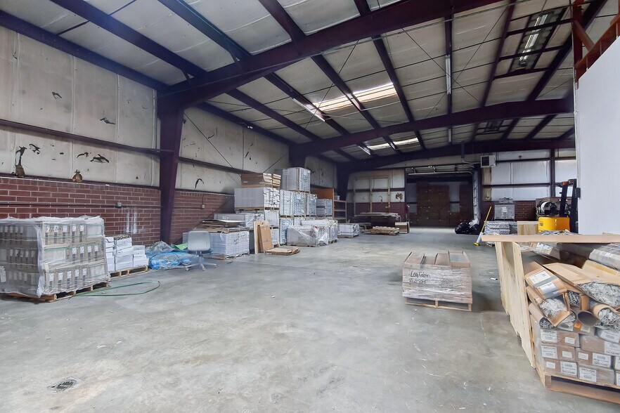 More Photos Of 1600 N Main St, Kannapolis Showroom For Sale