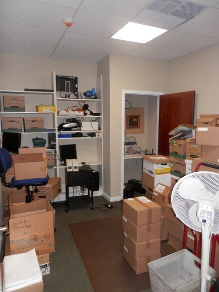 More Photos Of 103 Chesley Dr, Media Office For Lease