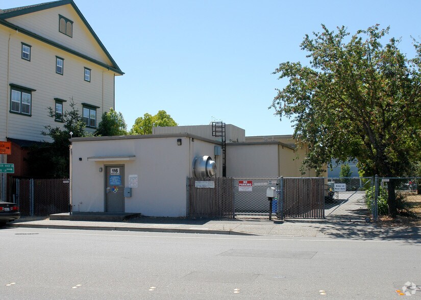 More Photos Of 220 Windsor River Rd, Windsor Apartments For Sale