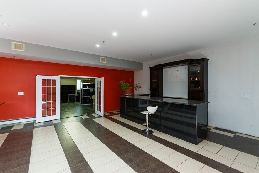 More Photos Of 1532 127th St, College Point Manufacturing For Lease