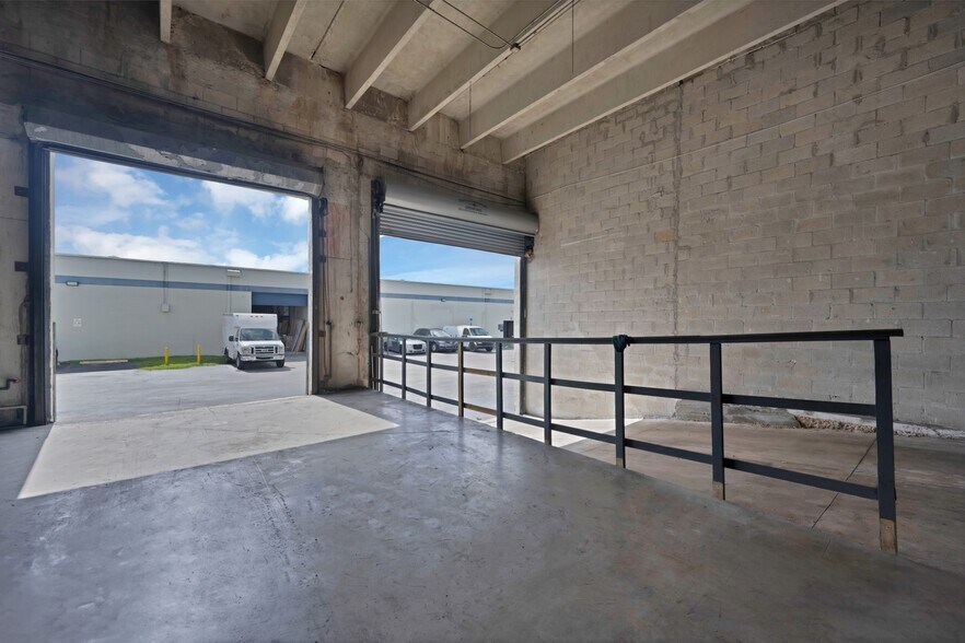 More Photos Of 5220 NW 72nd Ave, Miami Warehouse For Sale