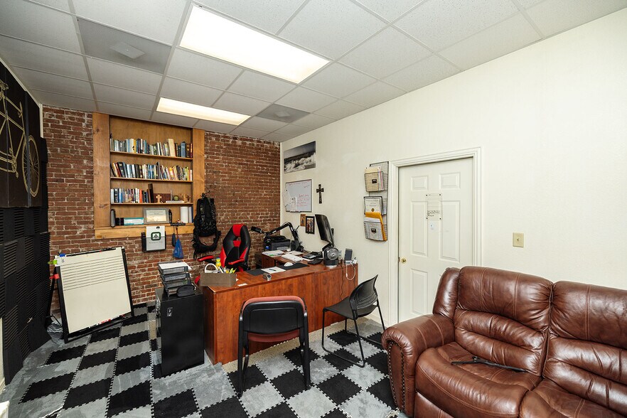 More Photos Of 116 W Pine Ave, El Dorado Office Residential For Sale