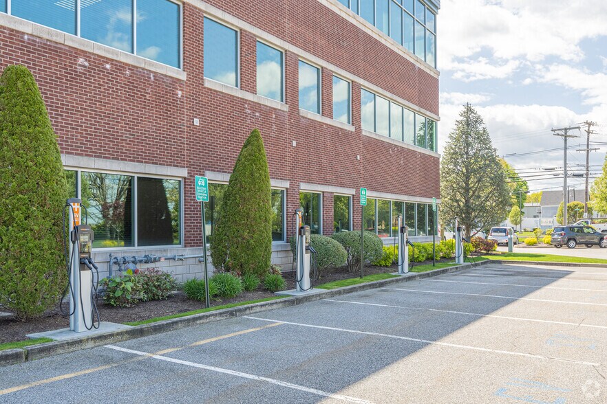 More Photos Of 300 Jefferson Blvd, Warwick Office For Sale