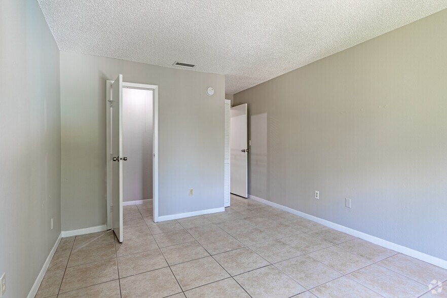 More Photos Of 2148 54th Ave S, Saint Petersburg Apartments For Sale