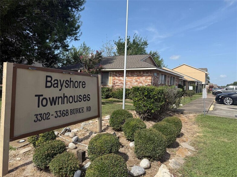 More Photos Of 3202-3358 Burke Rd, Pasadena Apartments For Sale