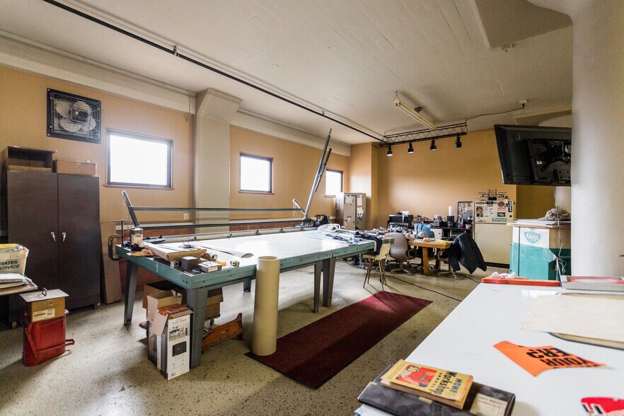 More Photos Of 2600 Cochrane St, Detroit Warehouse For Sale