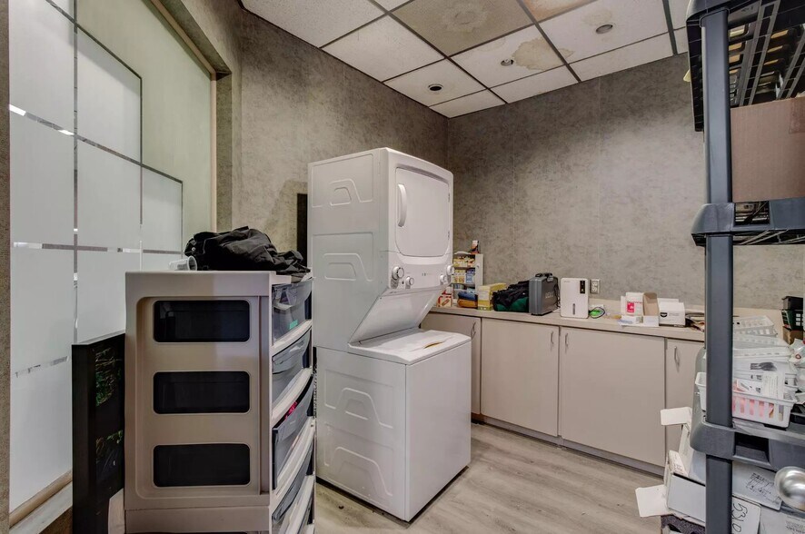 More Photos Of 7111 N Main St, Dayton Office For Sale