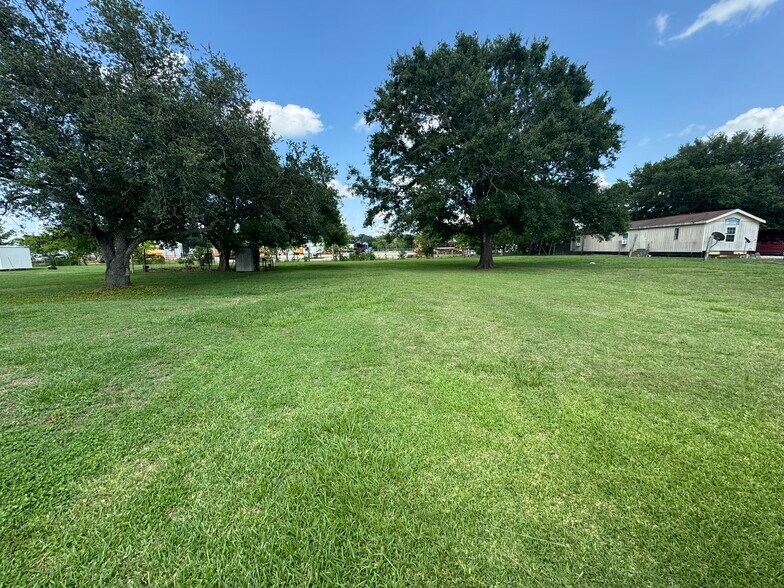 More Photos Of 26544 S Hwy 59, El Campo Land For Sale