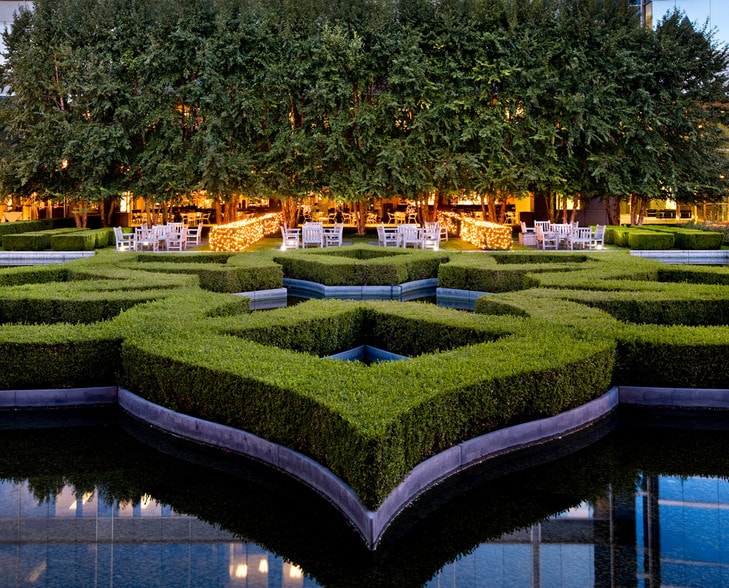 More Photos Of 2651 N Harwood St, Dallas Office For Lease