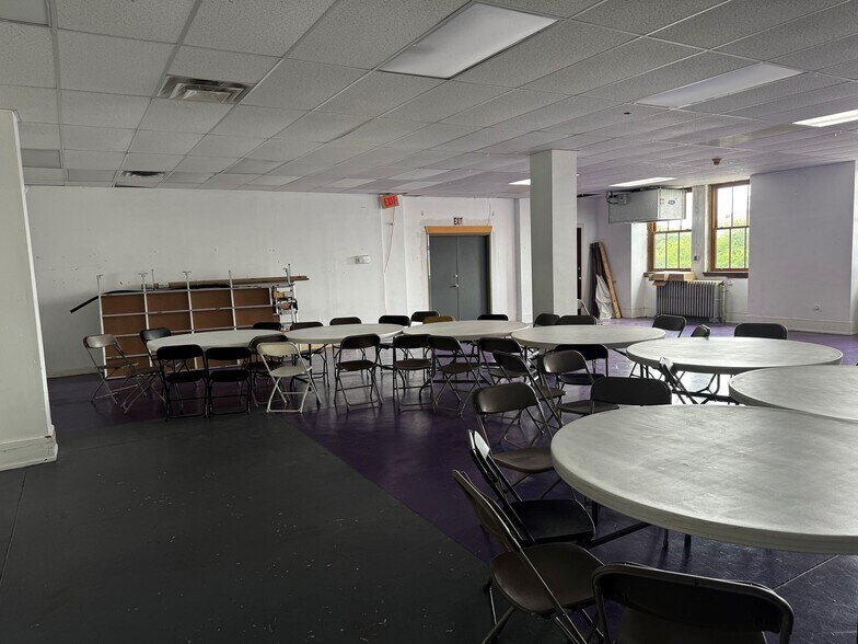 More Photos Of 875 E Main St, Rochester Flex For Lease