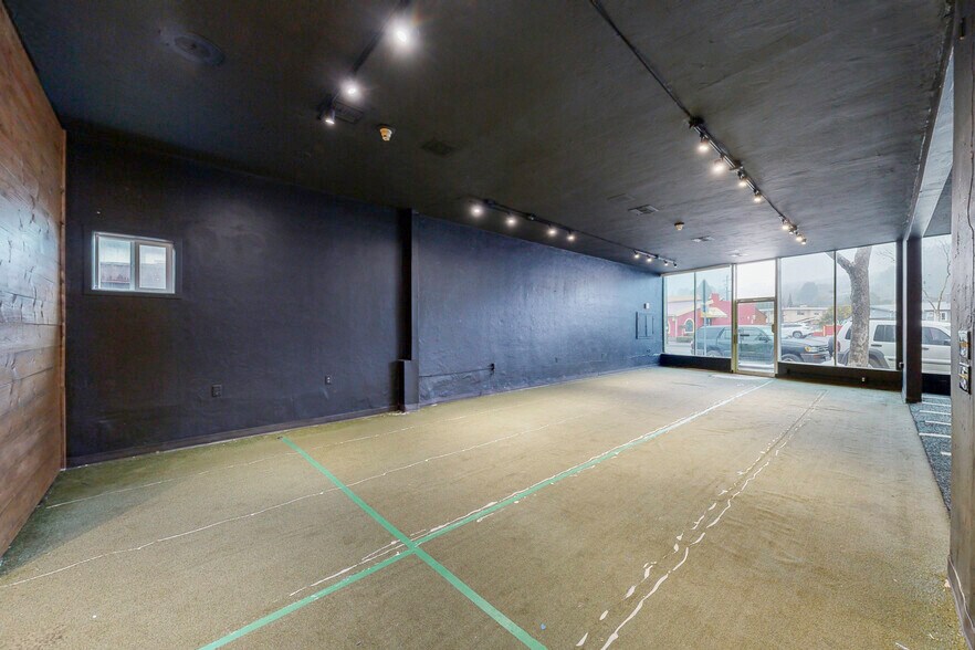 More Photos Of 375-377 MacArthur Blvd, San Leandro Freestanding For Lease