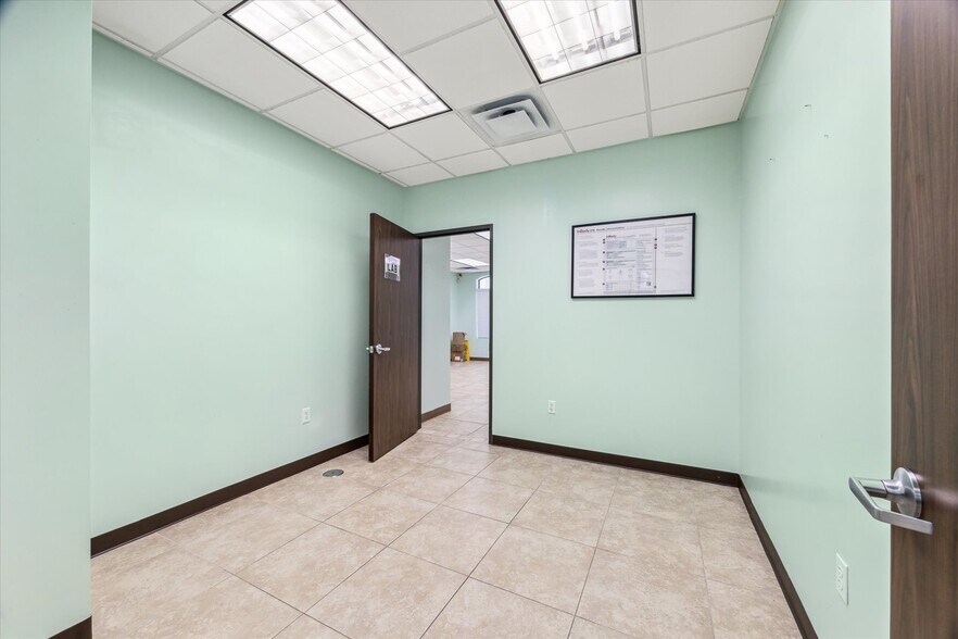 More Photos Of 360 E Medical Center Blvd, Webster Medical For Sale